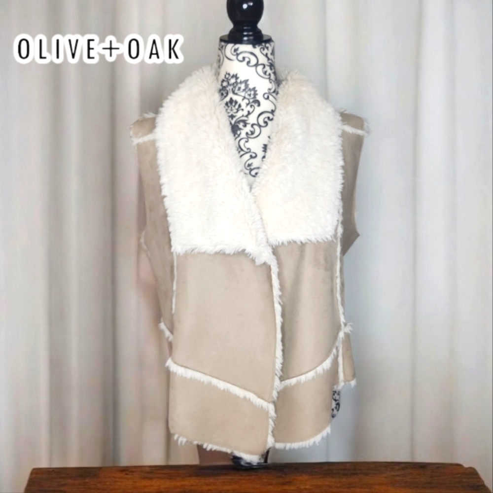 OLIVE & OAK Tan and Cream Faux Fur Vest - Medium